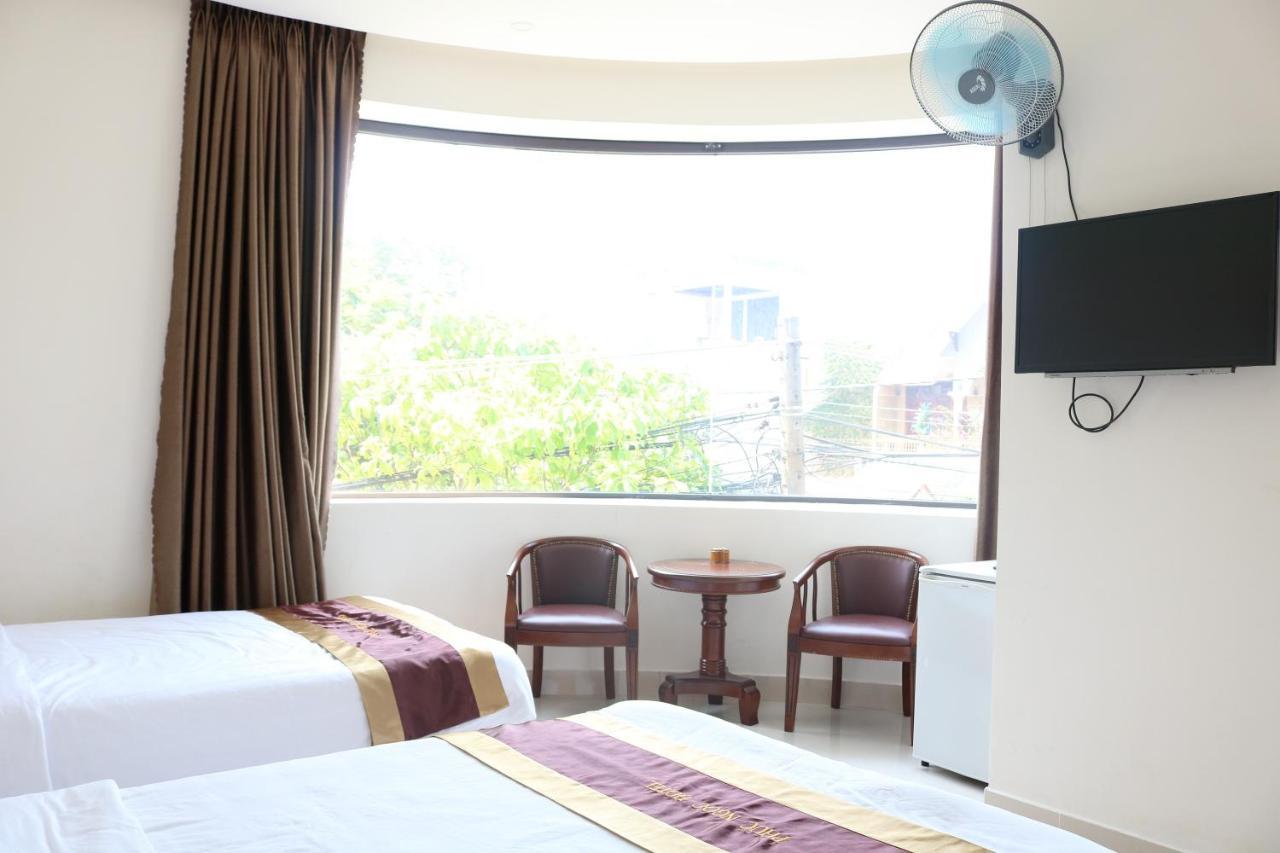 Phuc Ngoc Hotel Da Nang Exterior photo